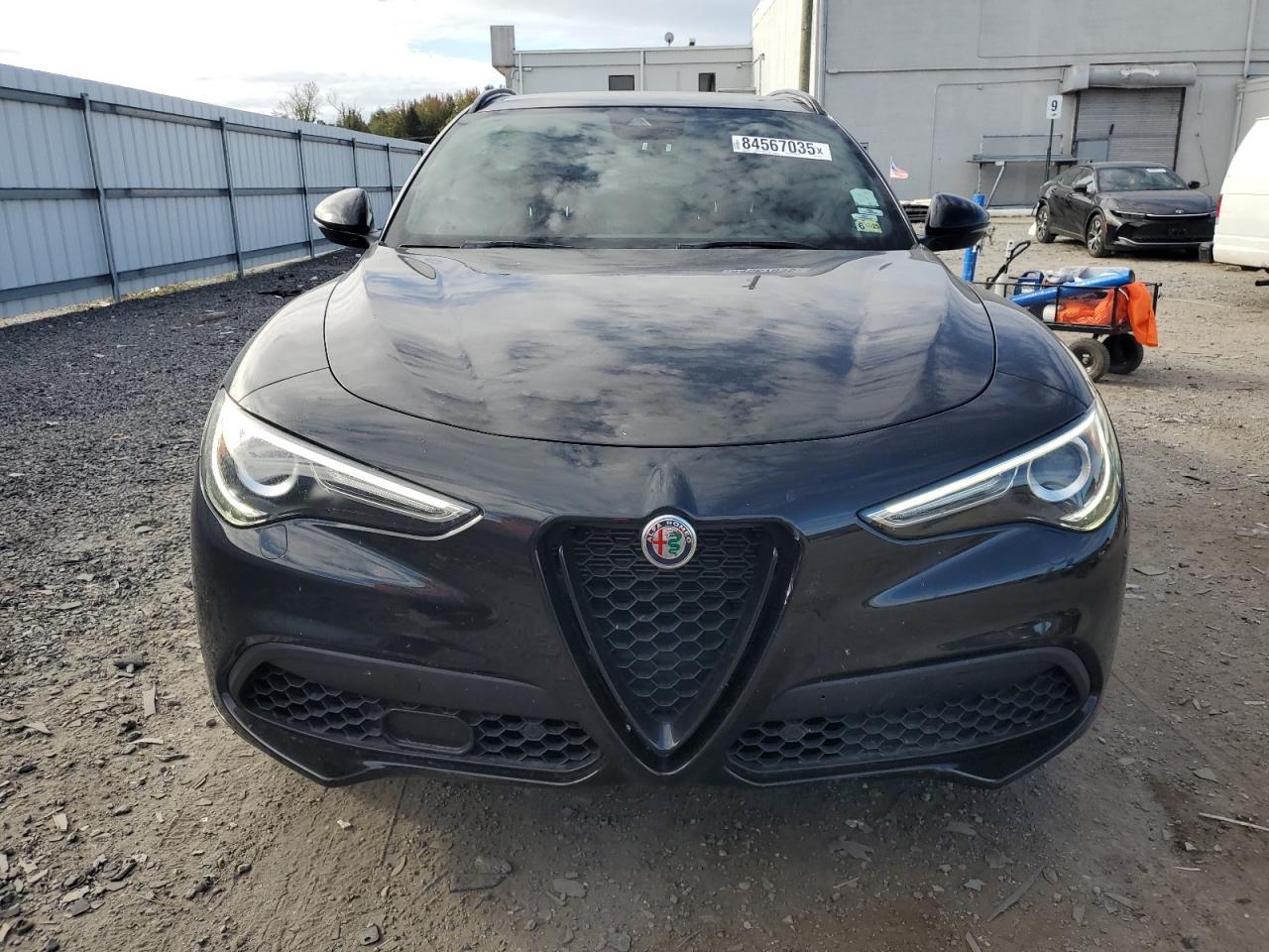 2022 Alfa Romeo Stelvio Ti - Image 5