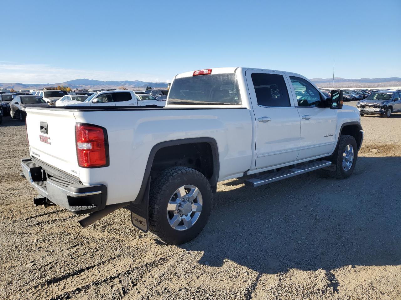 2017 GMC Sierra K2500 Sle - Image 3
