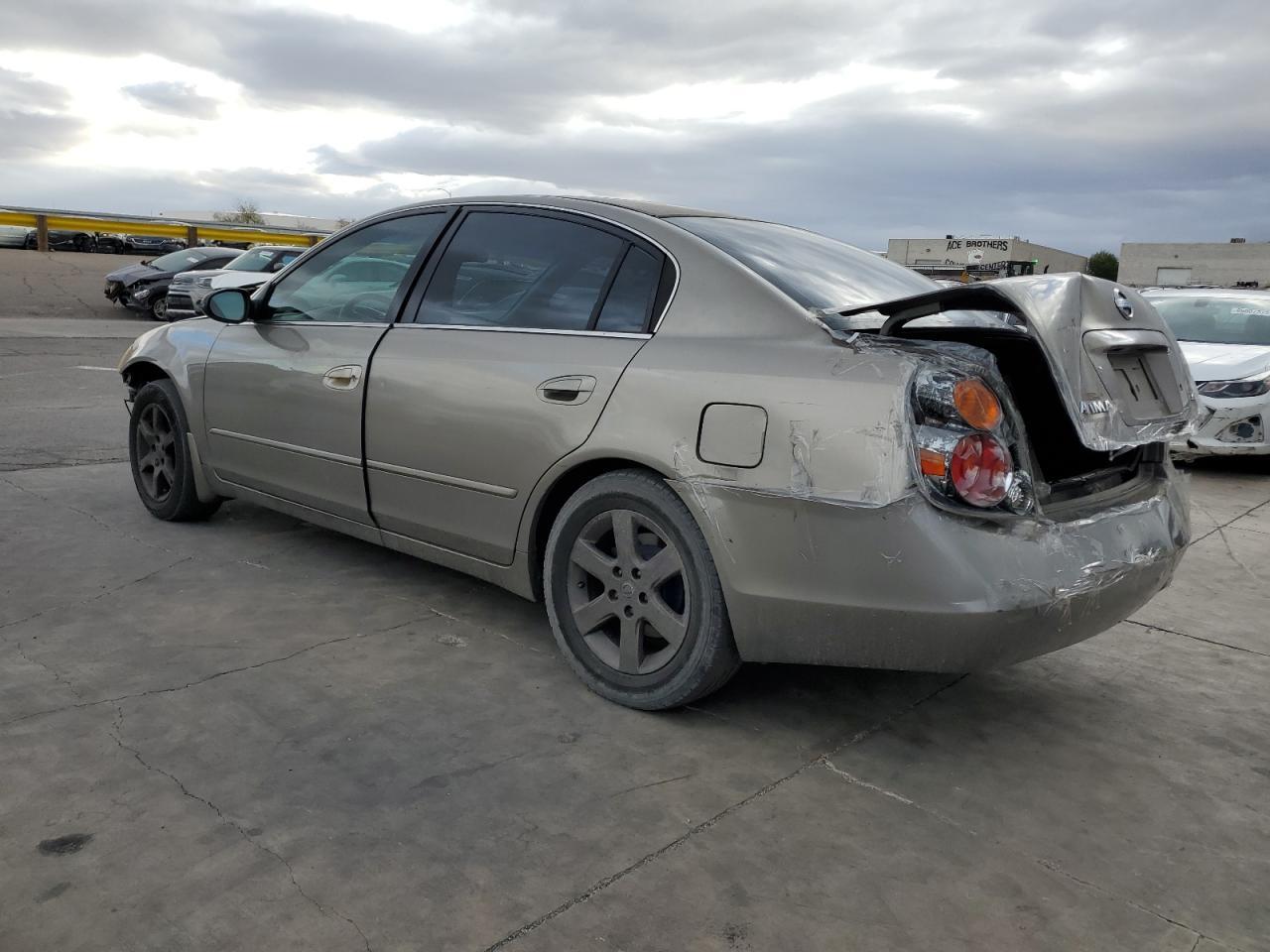 2002 Nissan Altima Base - Фото 2