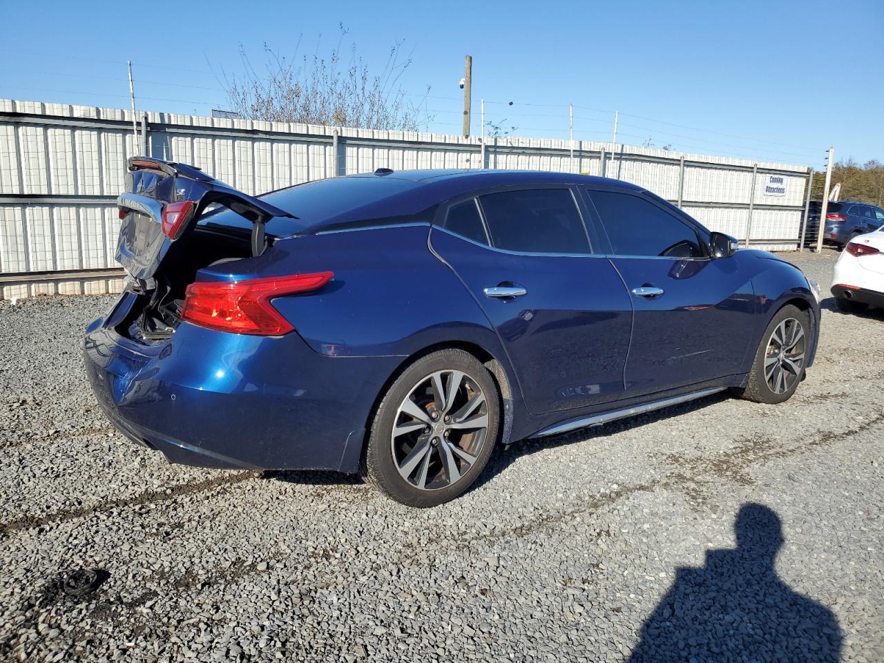 2018 Nissan Maxima - Image 3