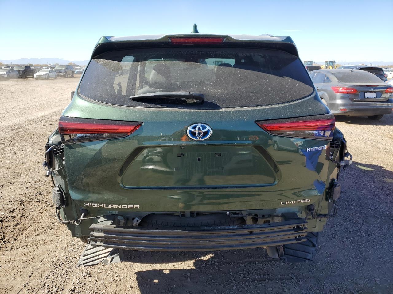 2023 Toyota Highlander Hybrid Limited - Image 6