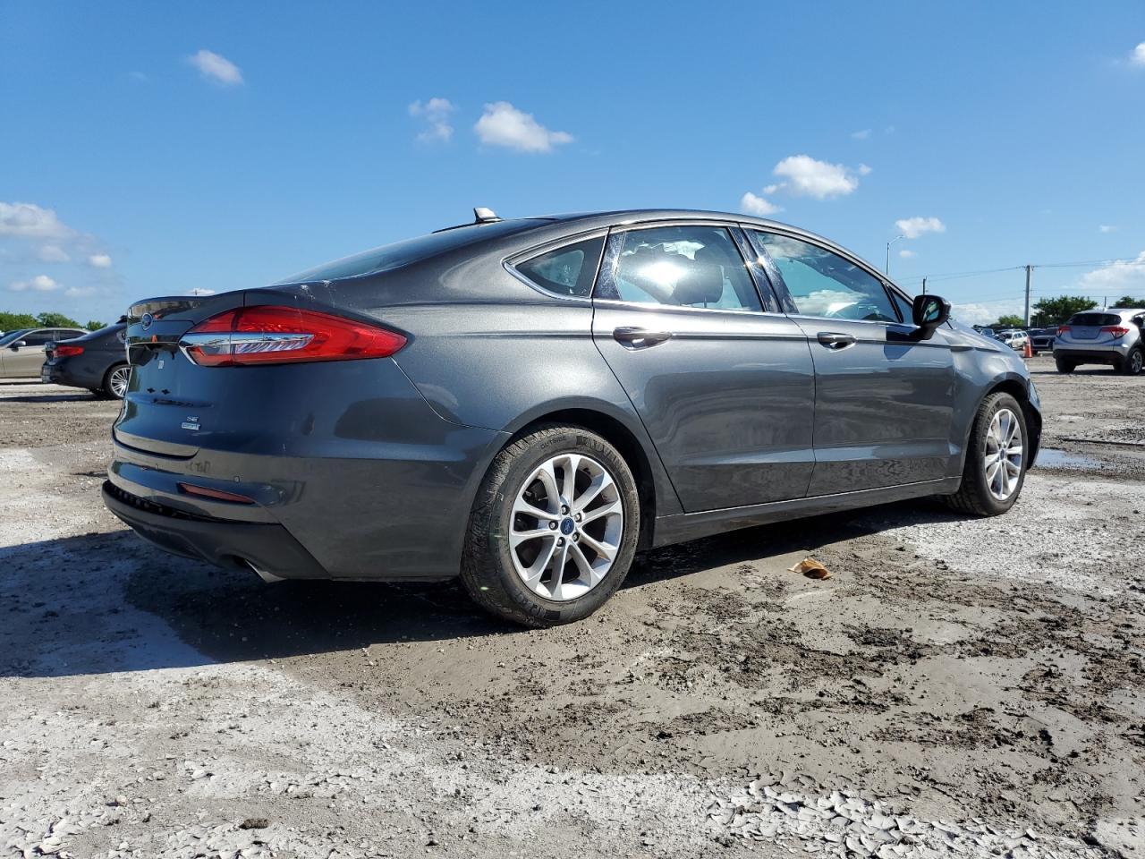 2020 Ford Fusion Se - Image 3