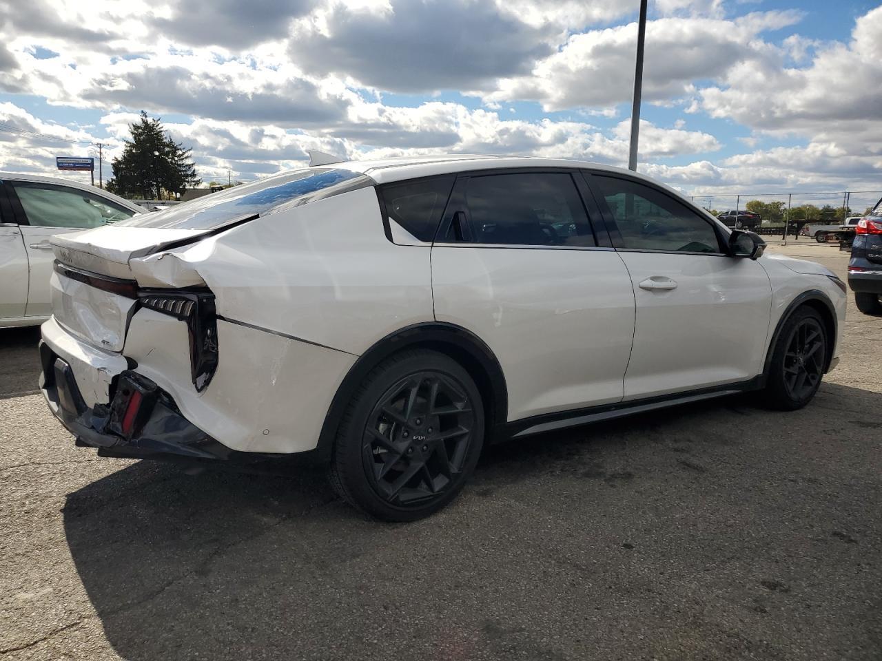 2025 Kia K4 Gt-Line Turbo - Image 3