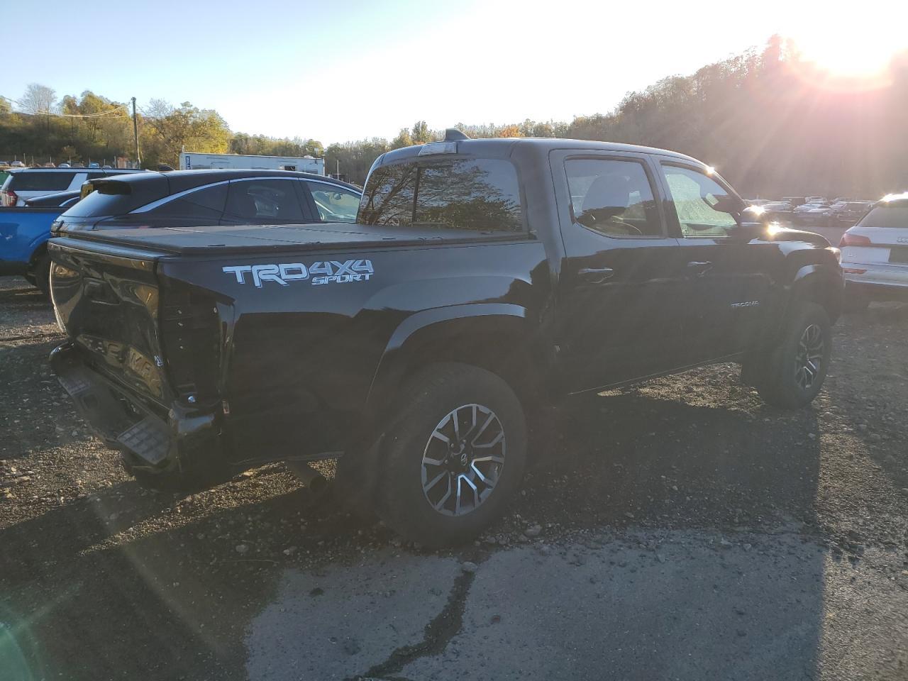 2023 Toyota Tacoma Double Cab - Image 3