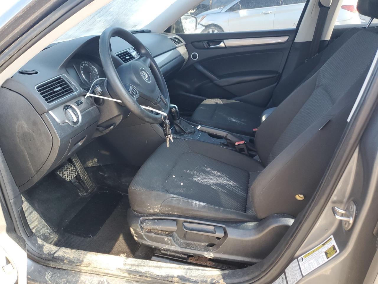 2015 Volkswagen Passat S - Фото 7