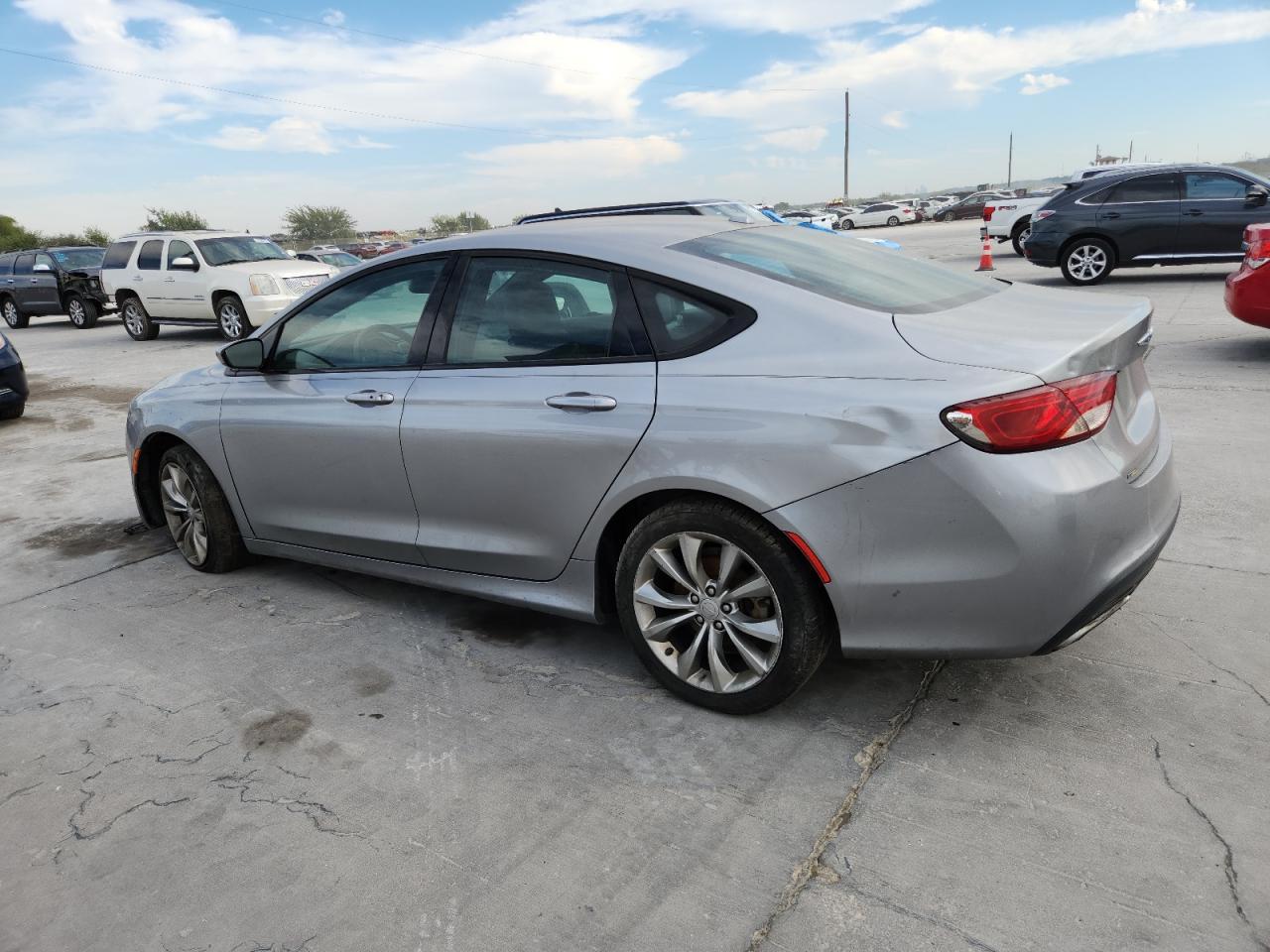 2015 Chrysler 200 S - Image 2