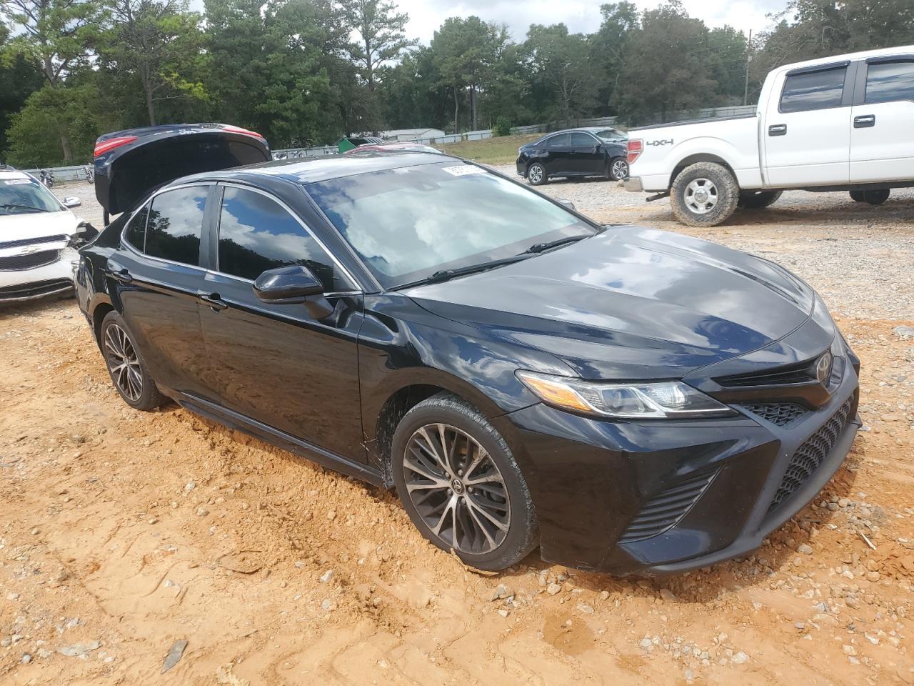 2018 Toyota Camry L - Image 4