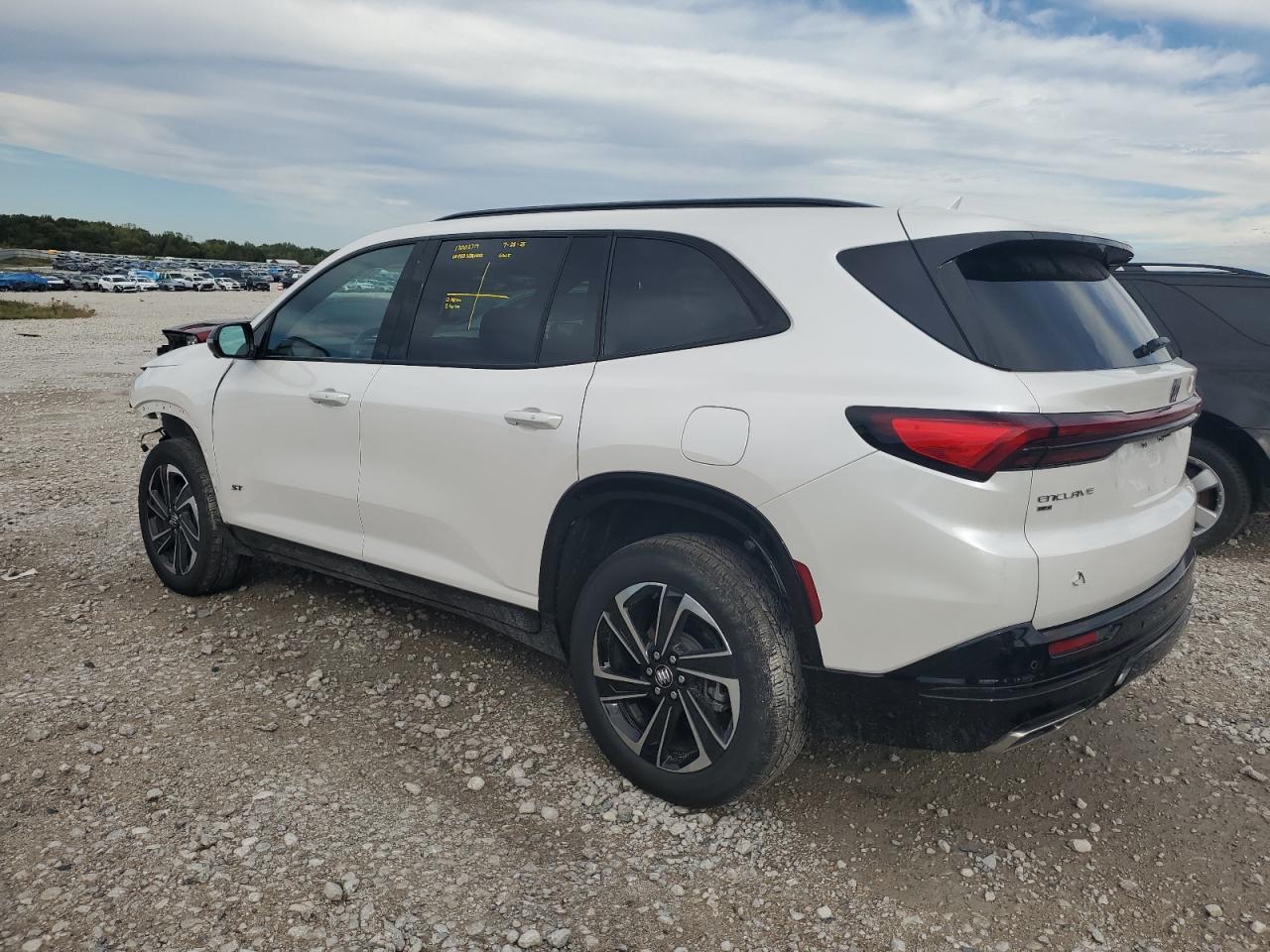 2025 Buick Enclave Sport Touring - Фото 2