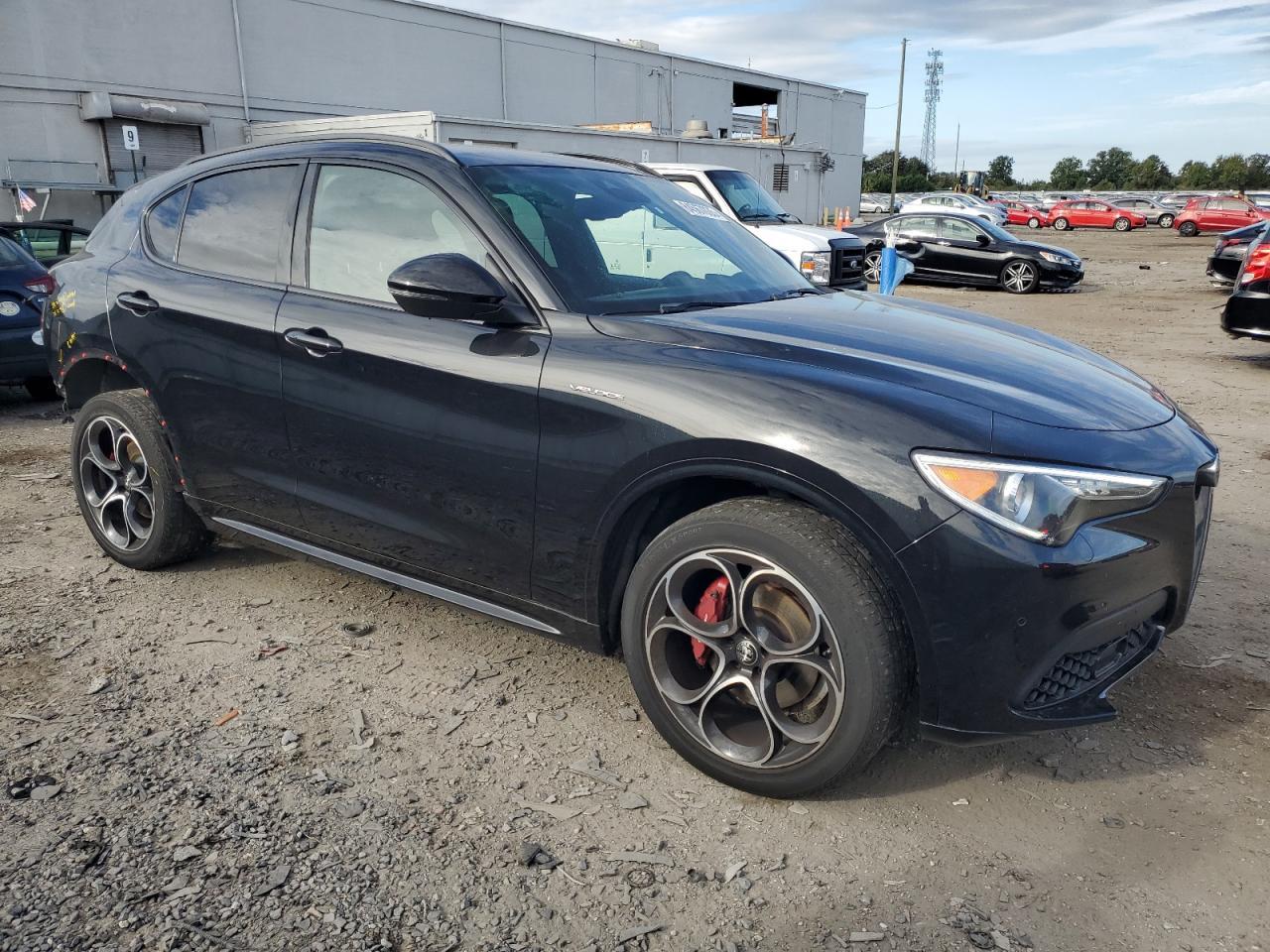 2022 Alfa Romeo Stelvio Ti - Image 4