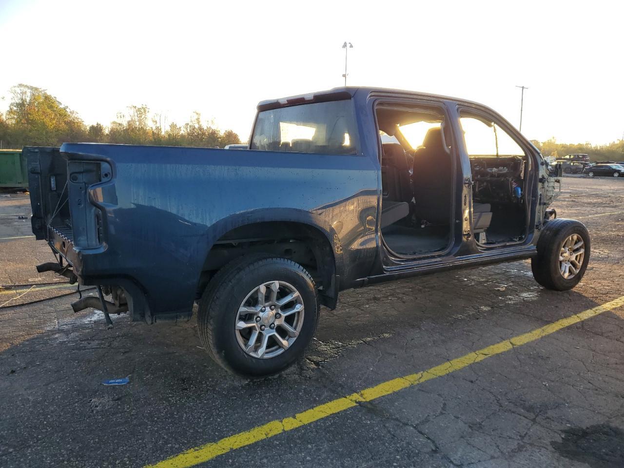 2022 Chevrolet Silverado K1500 Lt - Фото 3