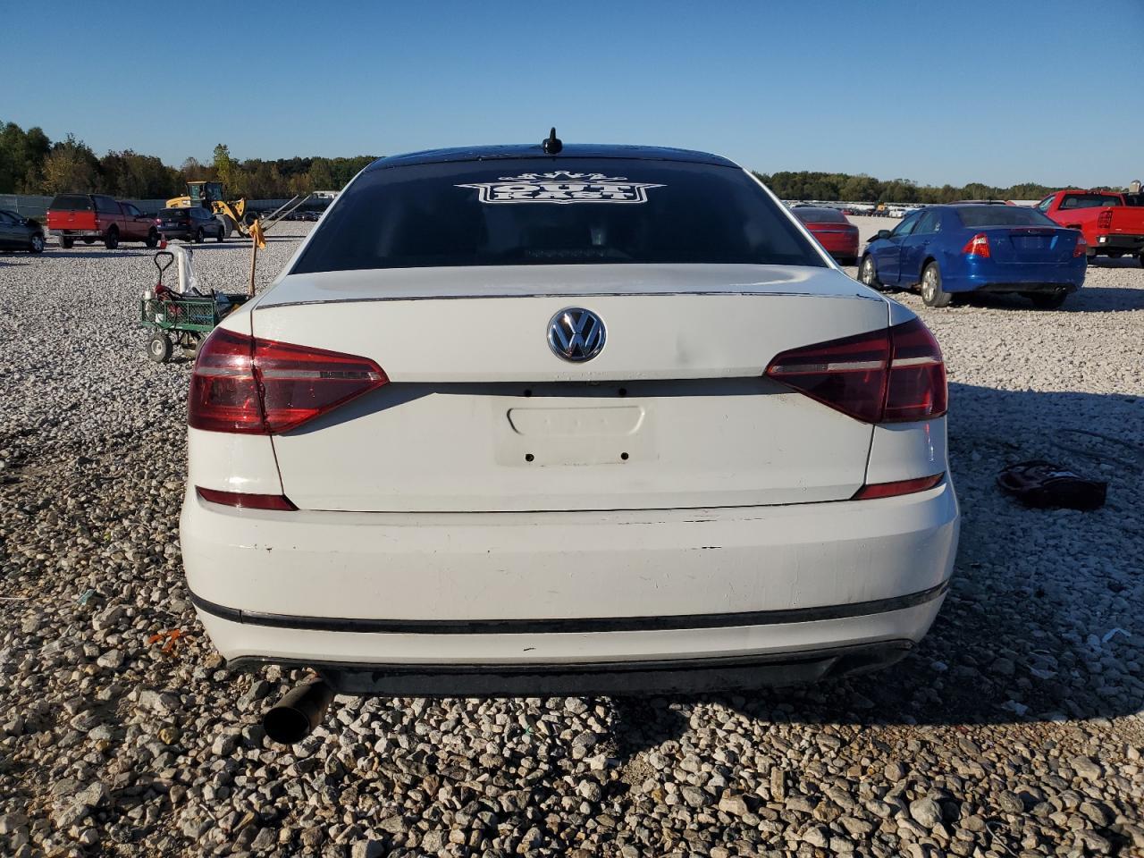 2017 Volkswagen Passat R-Line - Image 6