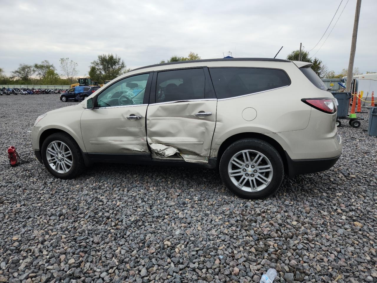 2014 Chevrolet Traverse Lt - Image 2