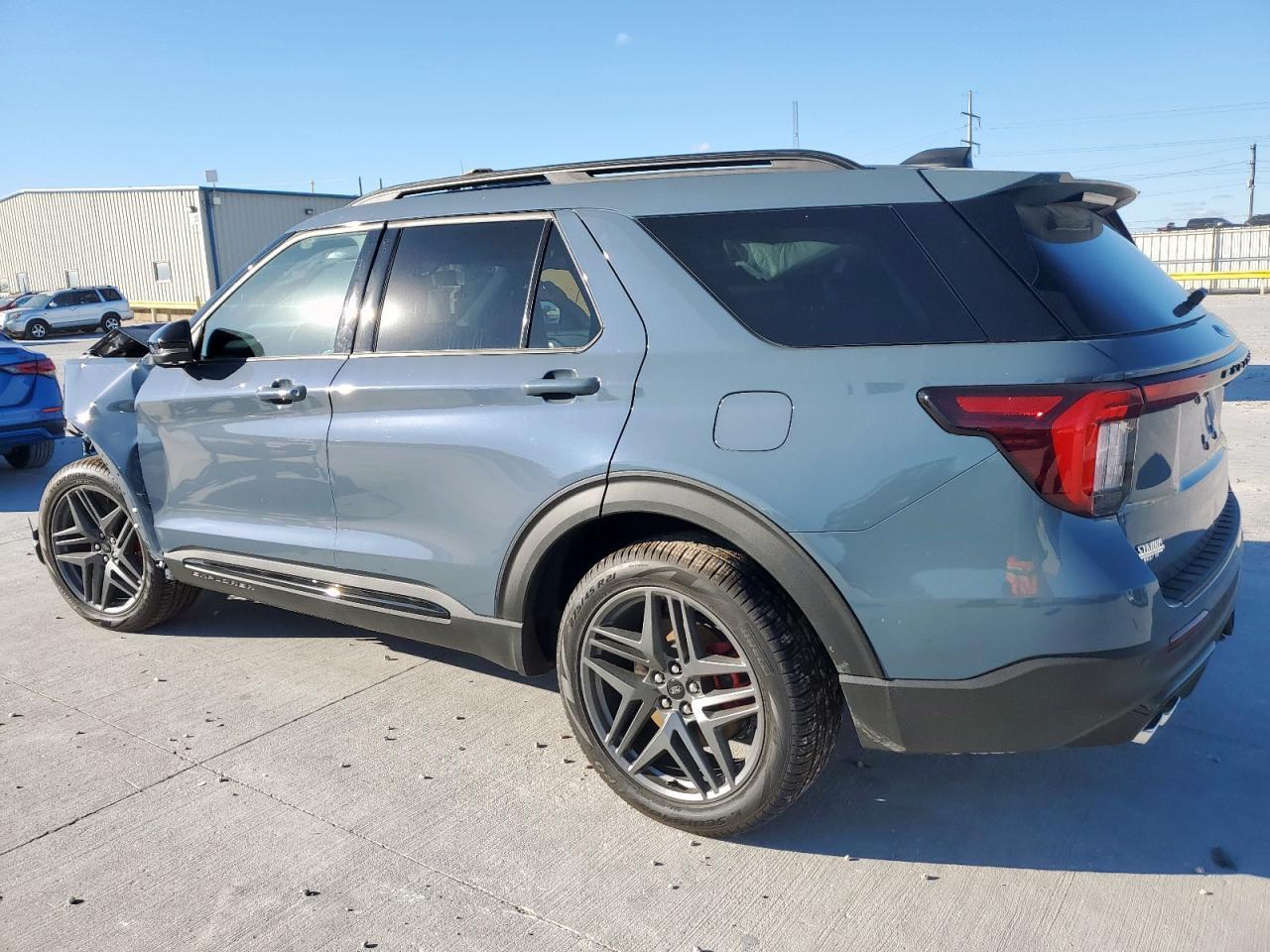 2025 Ford Explorer St - Фото 2