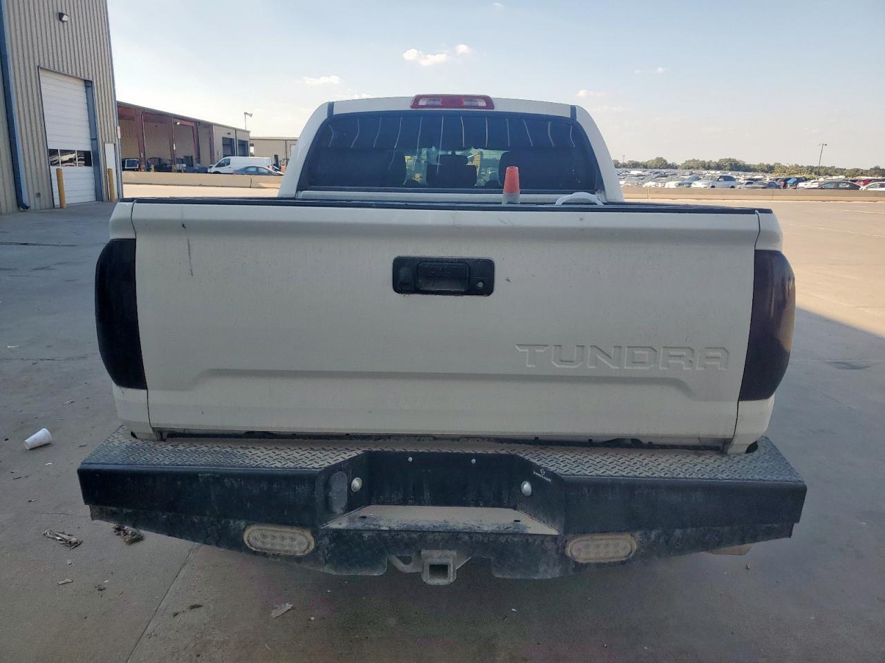 2016 Toyota Tundra Crewmax Sr5 - Image 6