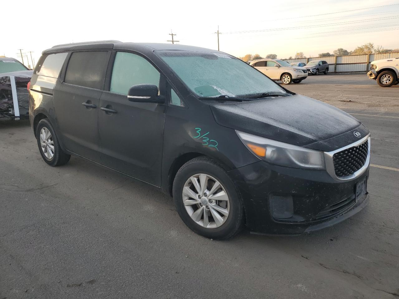 2017 Kia Sedona Lx - Фото 4