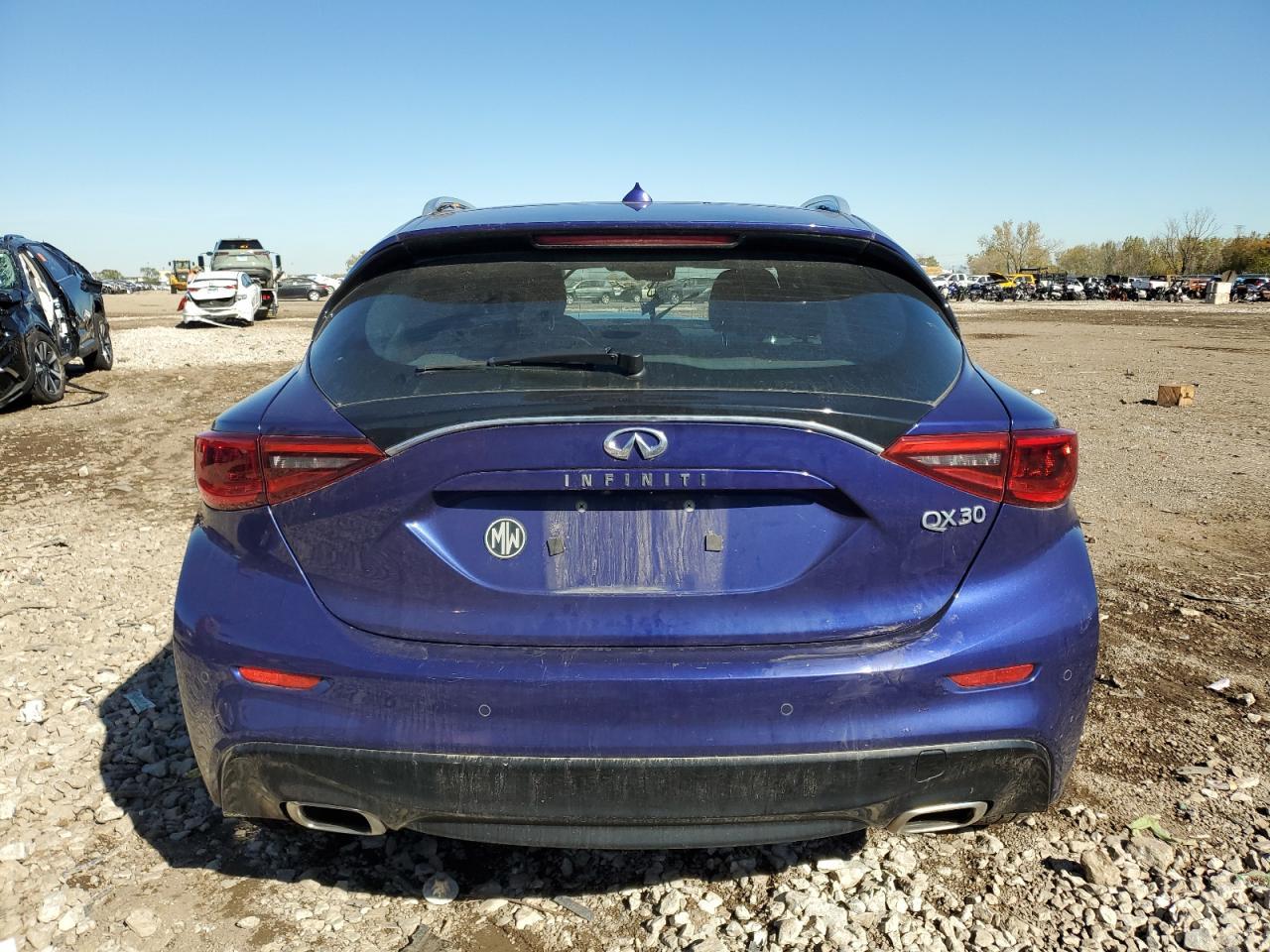 2017 Infiniti Qx30 Base - Image 6