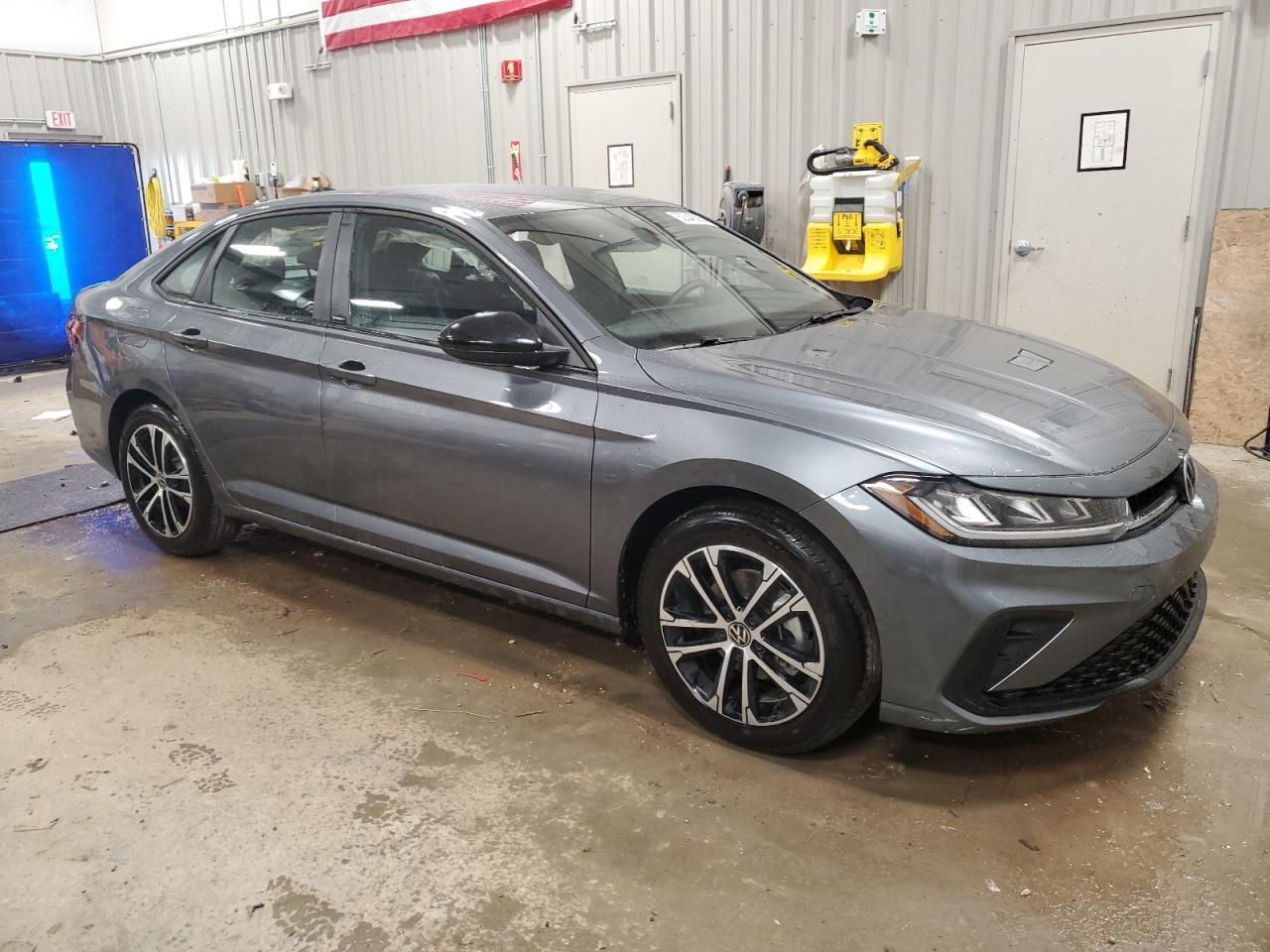 2025 Volkswagen Jetta Sport - Фото 4