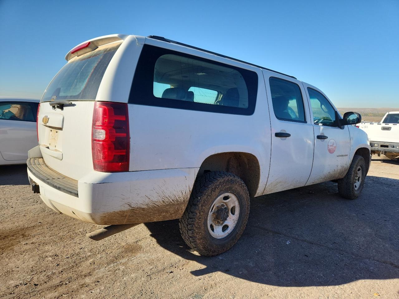 2011 Chevrolet Suburban K2500 - Фото 3