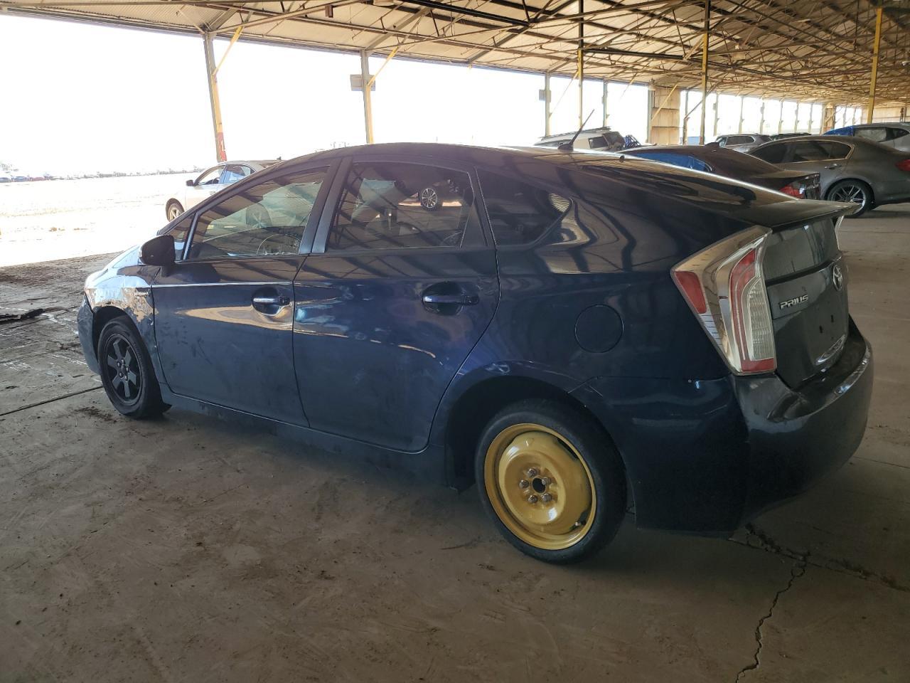 2013 Toyota Prius - Фото 2