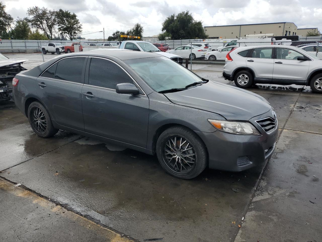 2011 Toyota Camry Base - Фото 4