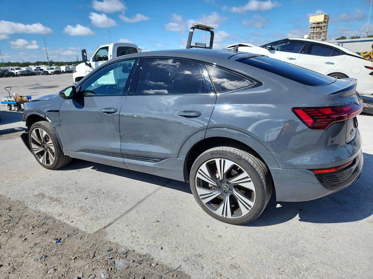 2024 Audi Q8 E-Tron Sportback Prestige - Фото 2