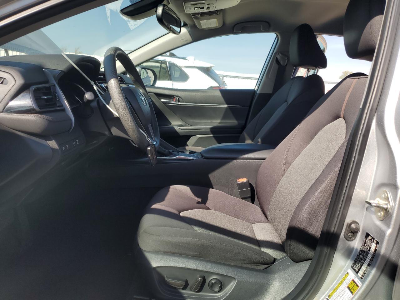 2019 Toyota Camry L - Image 7