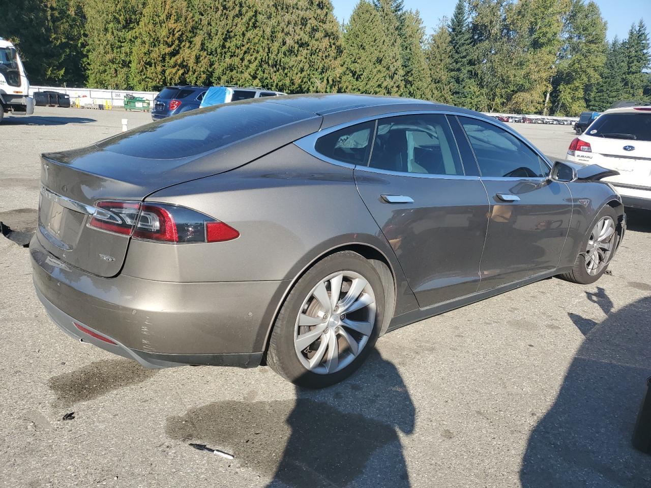 2015 Tesla Model S 60 - Image 3