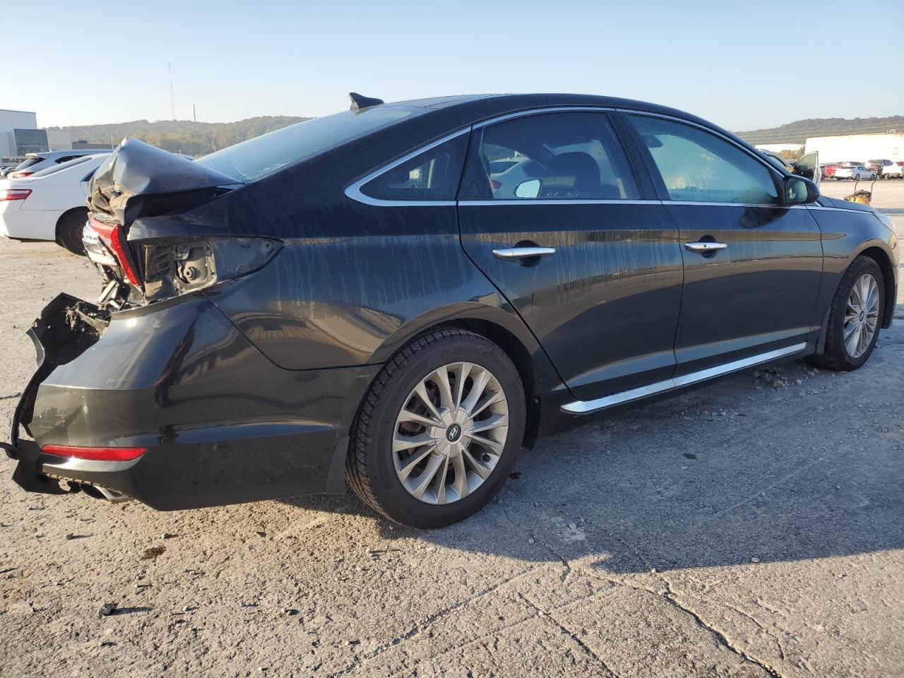 2015 Hyundai Sonata Sport - Image 3