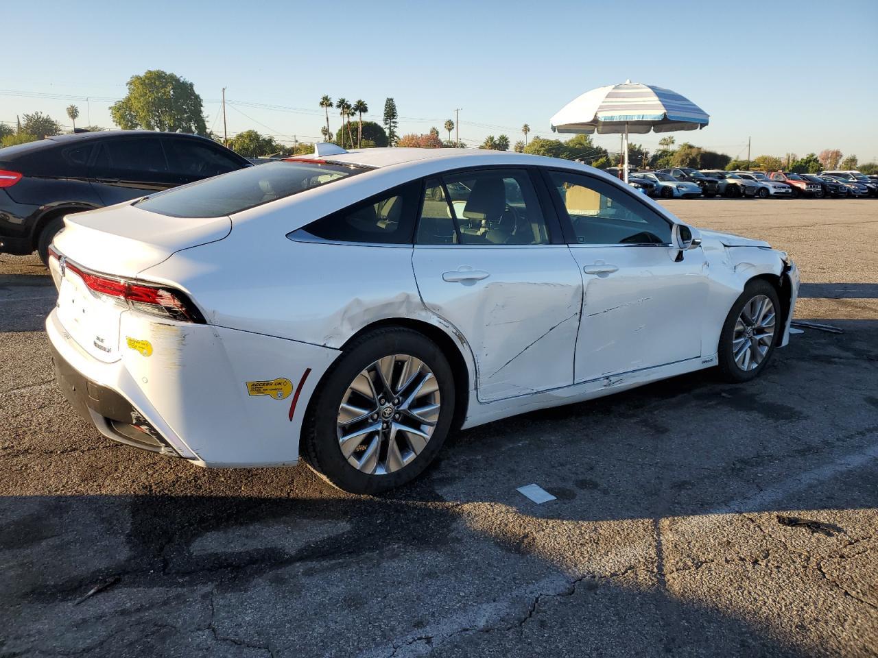 2022 Toyota Mirai Le - Фото 3