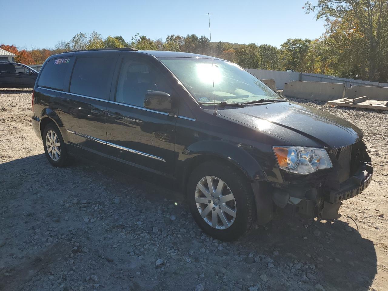 2016 Chrysler Town & Country Touring - Фото 4