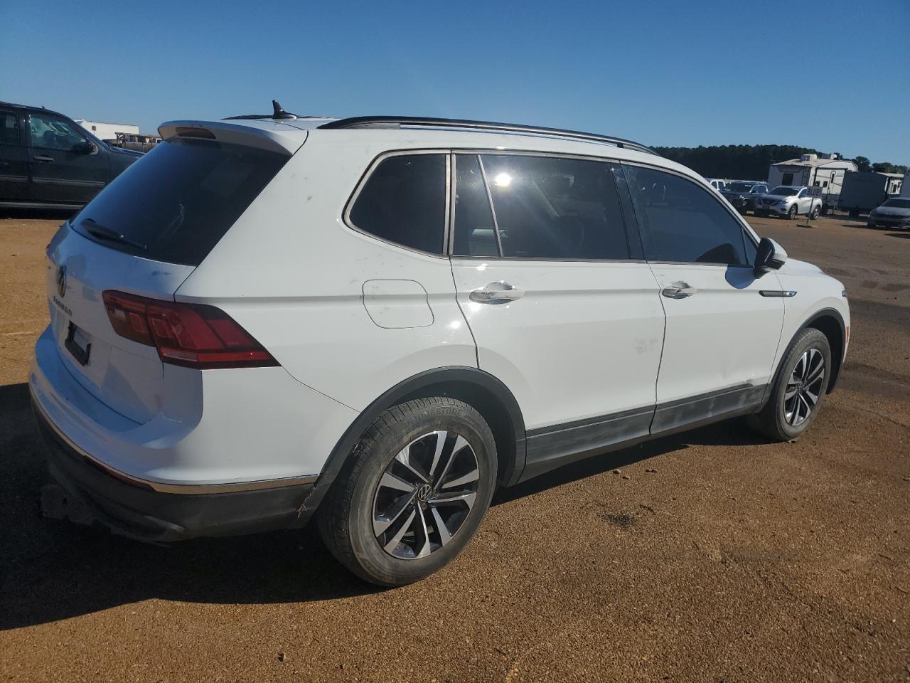 2023 Volkswagen Tiguan S - Image 3