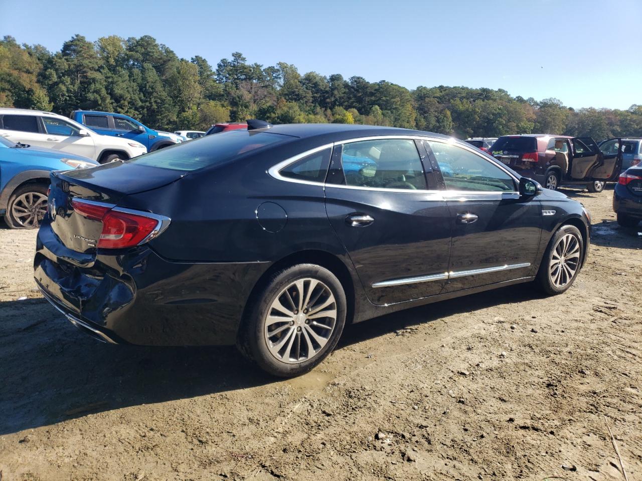 2017 Buick Lacrosse Premium - Фото 3