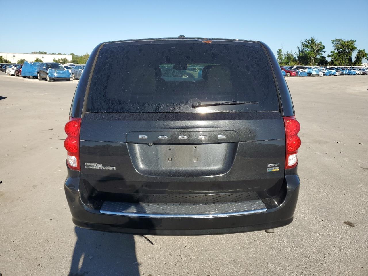2017 Dodge Grand Caravan Gt - Image 6