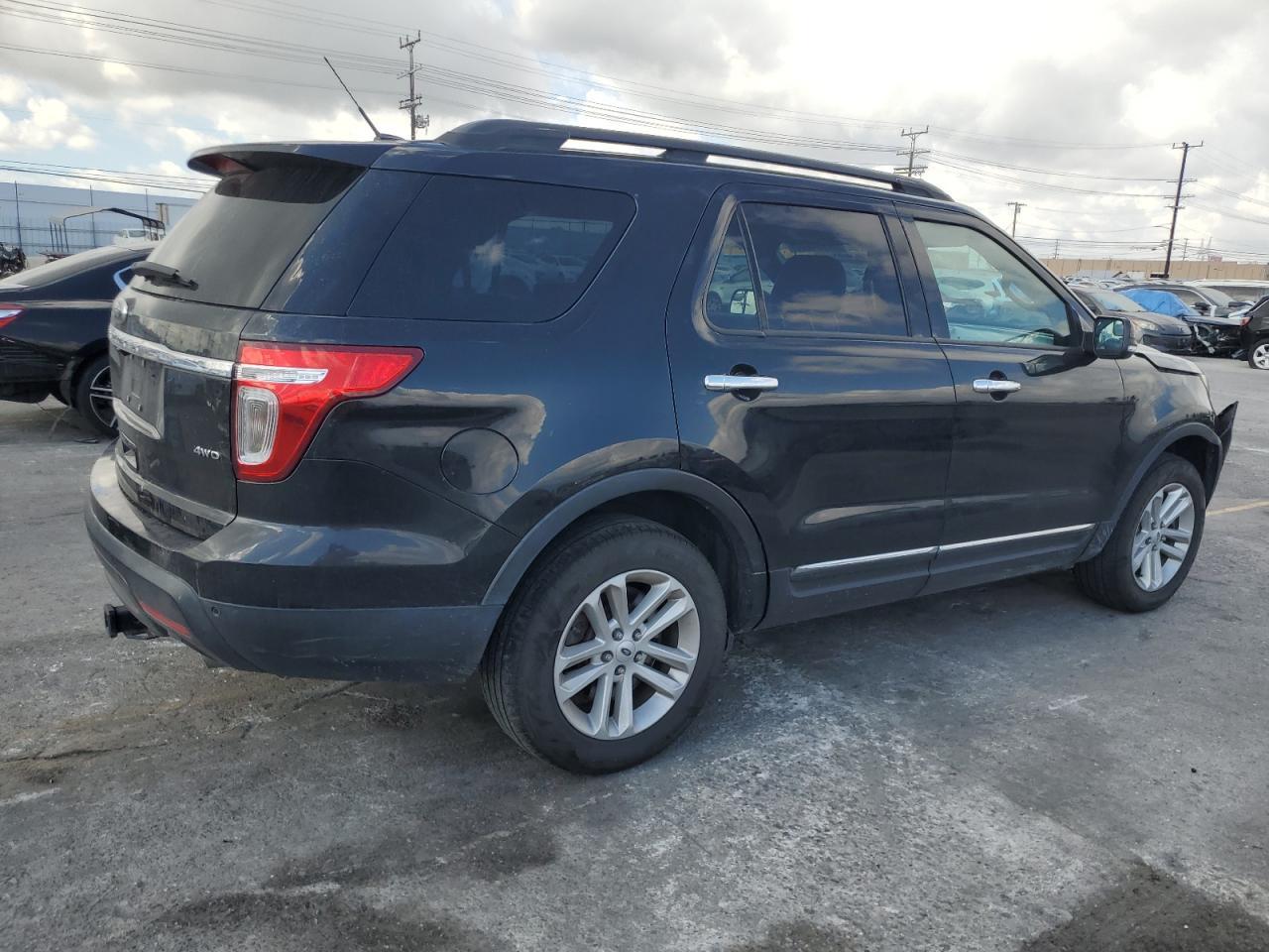 2014 Ford Explorer Xlt - Image 3