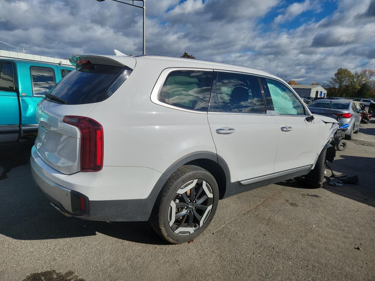 2023 Kia Telluride S - Фото 3