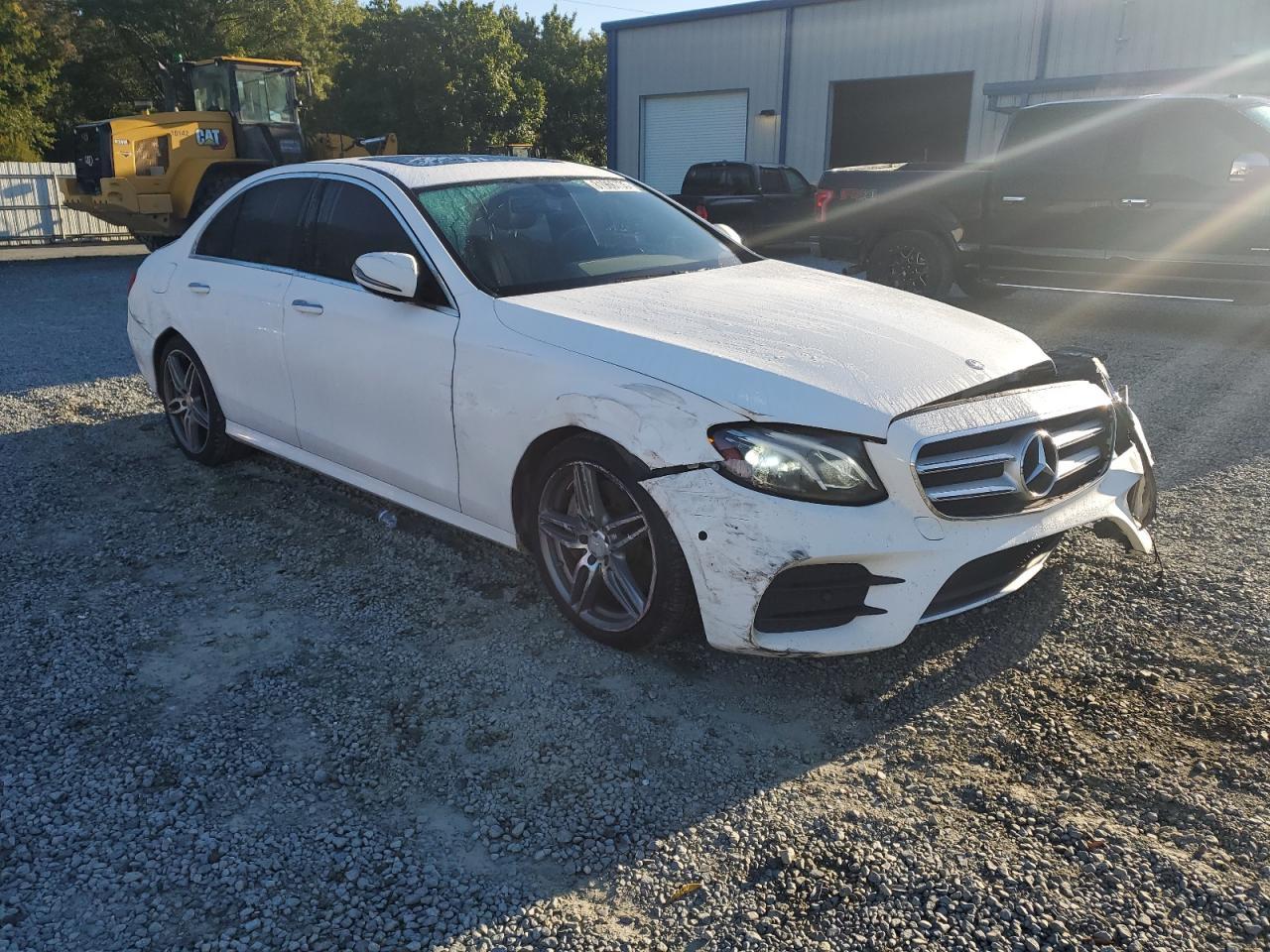 2017 Mercedes-Benz E 300 - Фото 4