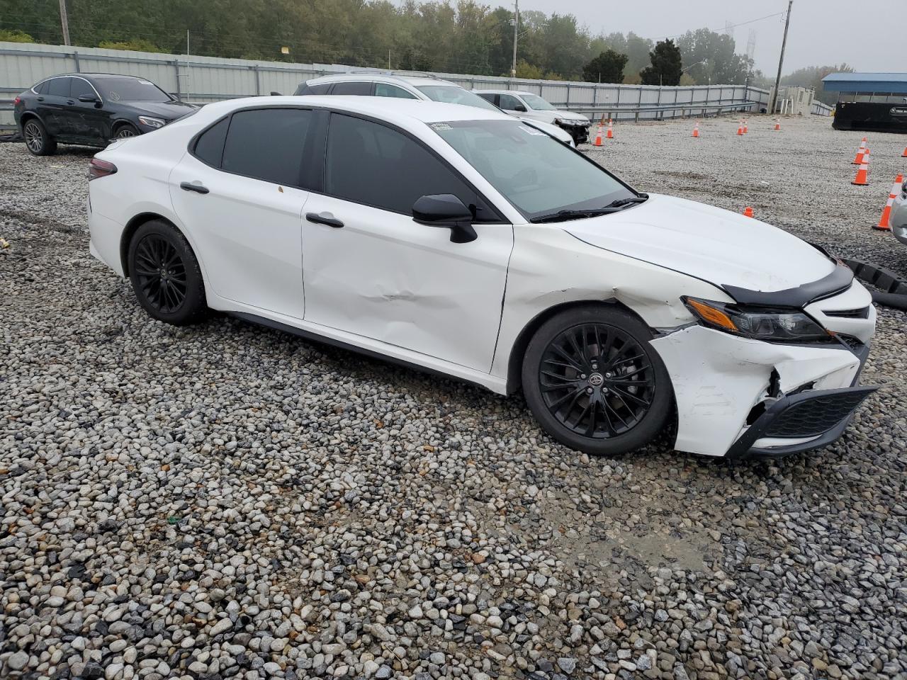 2021 Toyota Camry Se - Фото 4