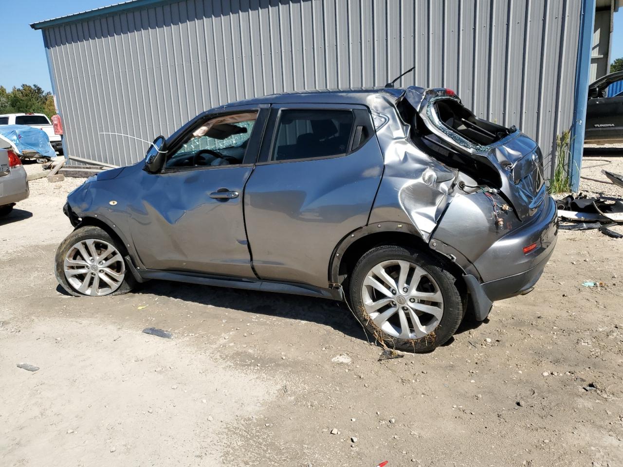 2014 Nissan Juke S - Image 2