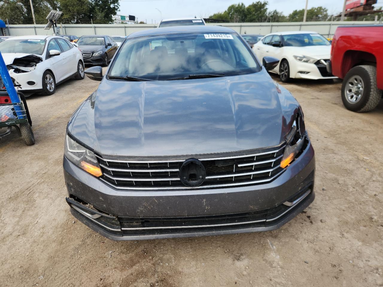 2016 Volkswagen Passat S - Image 5