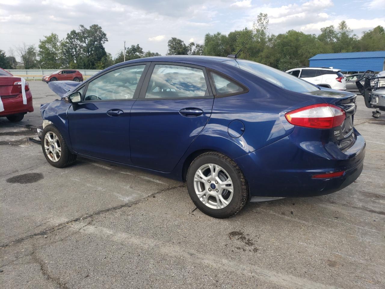 2016 Ford Fiesta Se - Фото 2