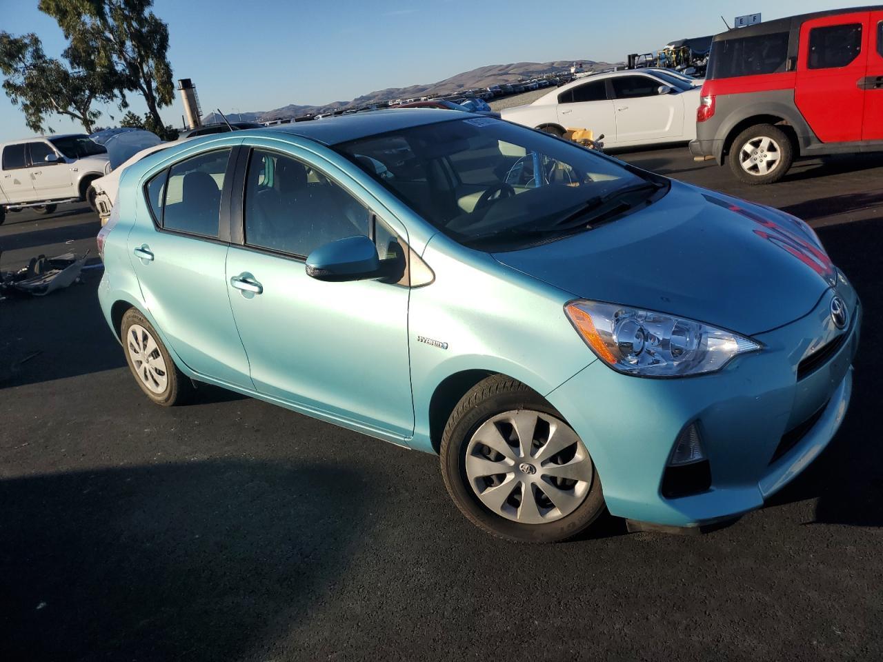 2013 Toyota Prius - Image 4