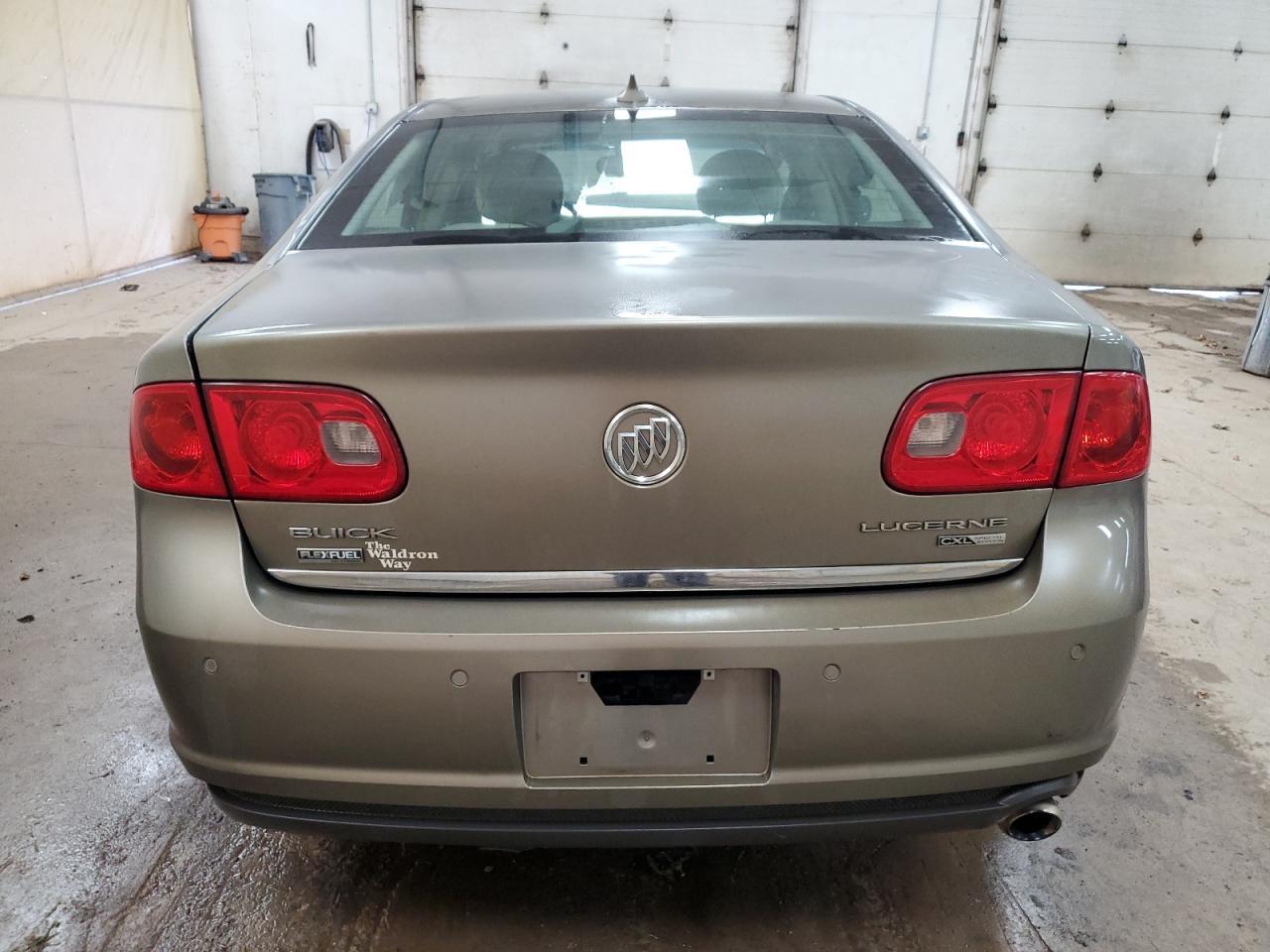 2010 Buick Lucerne Cxl - Image 6