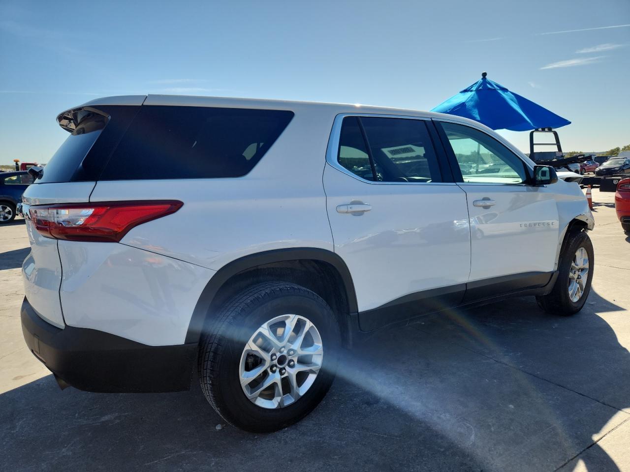 2019 Chevrolet Traverse Ls - Image 3