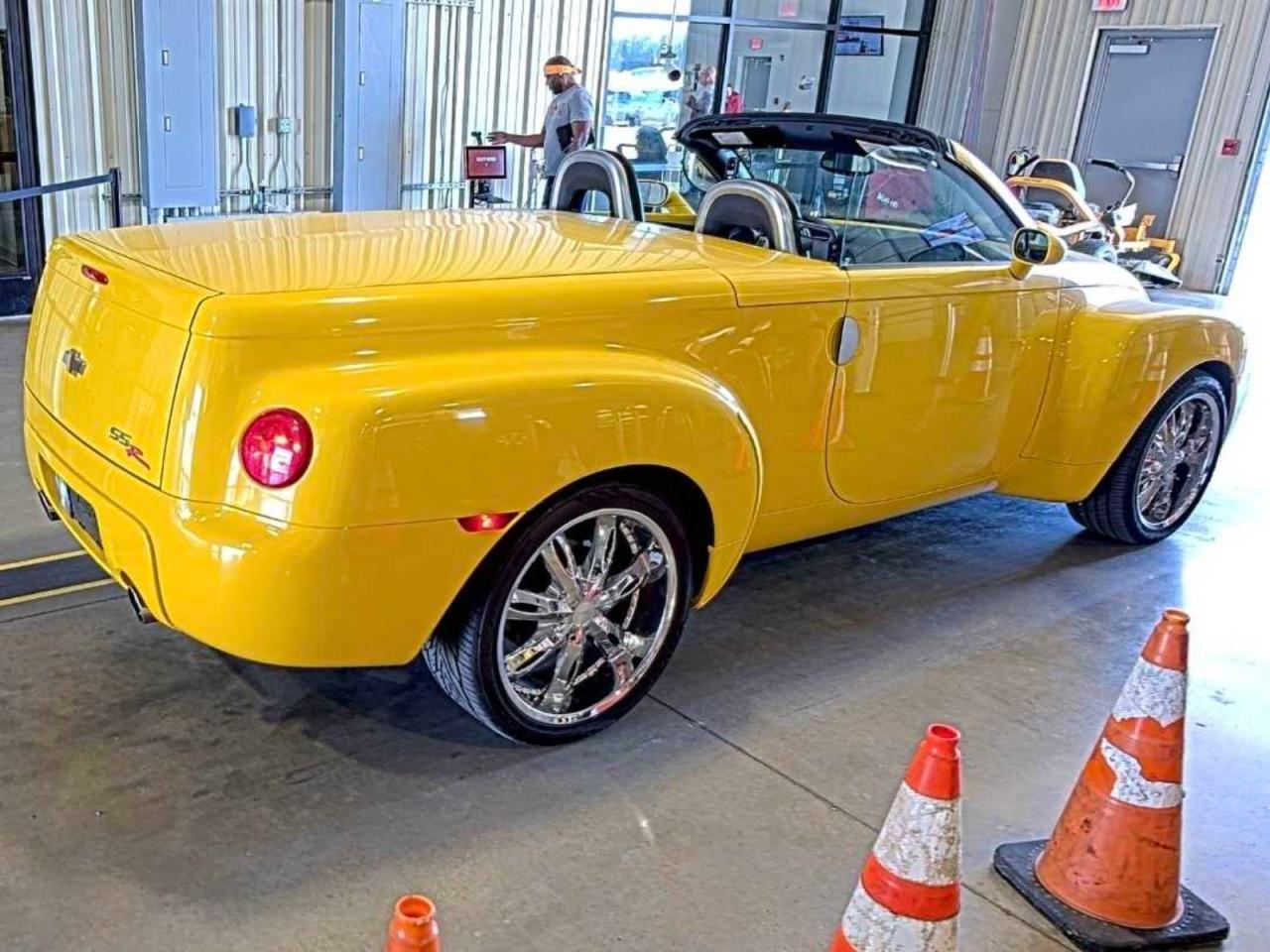 2004 Chevrolet Ssr - Фото 4