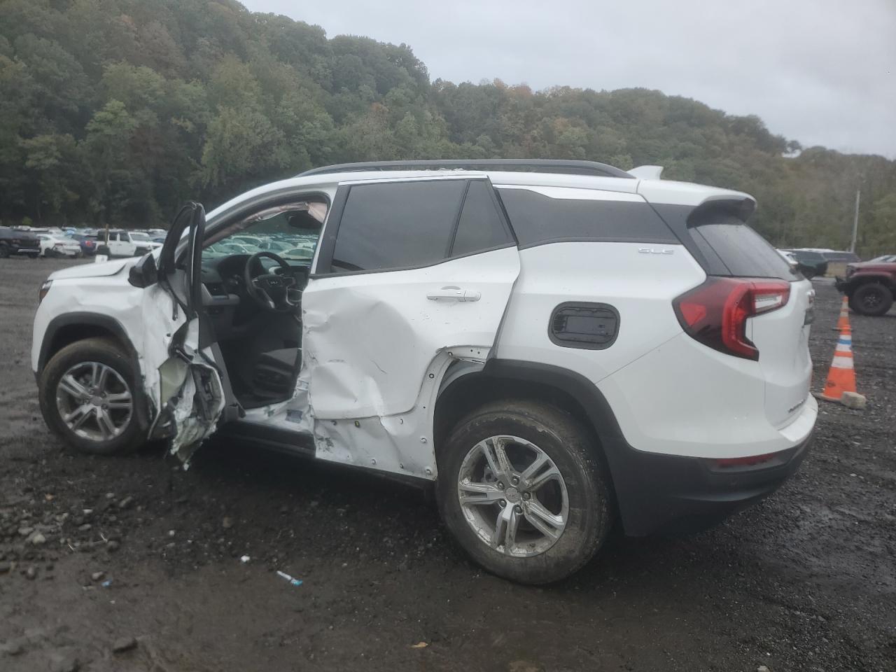 2023 GMC Terrain Sle - Фото 2