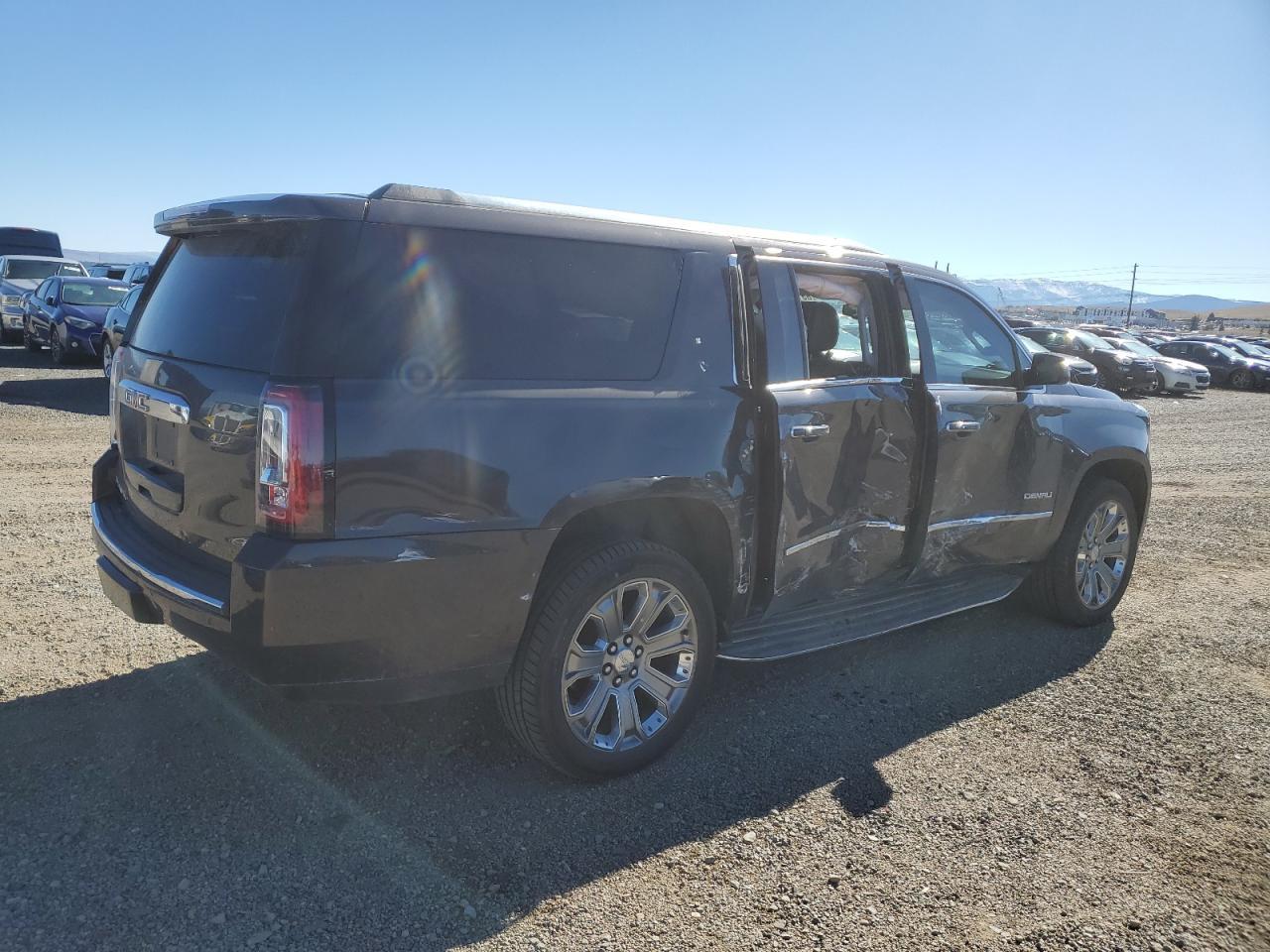 2018 GMC Yukon Xl Denali - Image 3