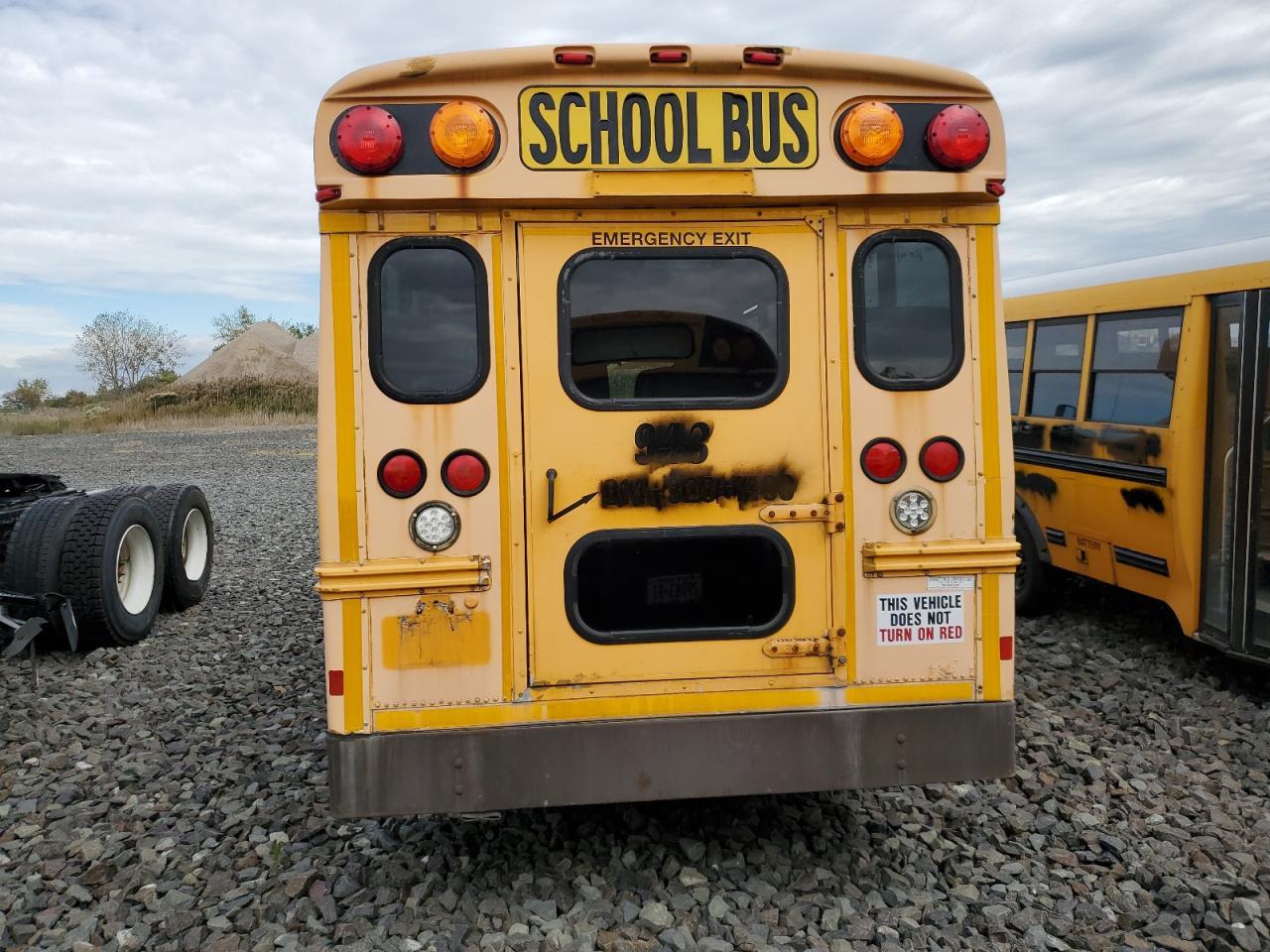 2009 Chevrolet Express G3500 - Image 6