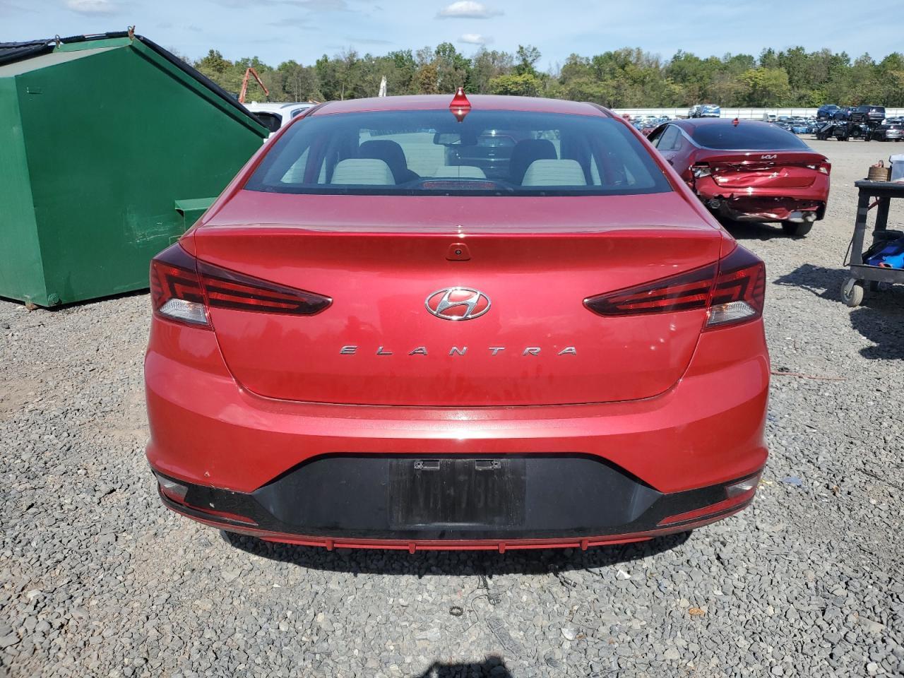 2020 Hyun Elantra 4D - Фото 6
