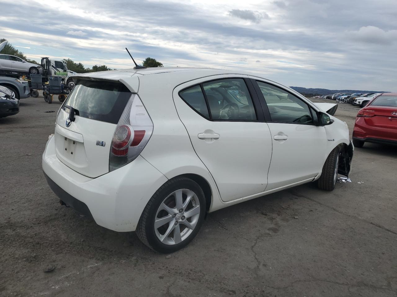 2013 Toyota Prius C - Фото 3