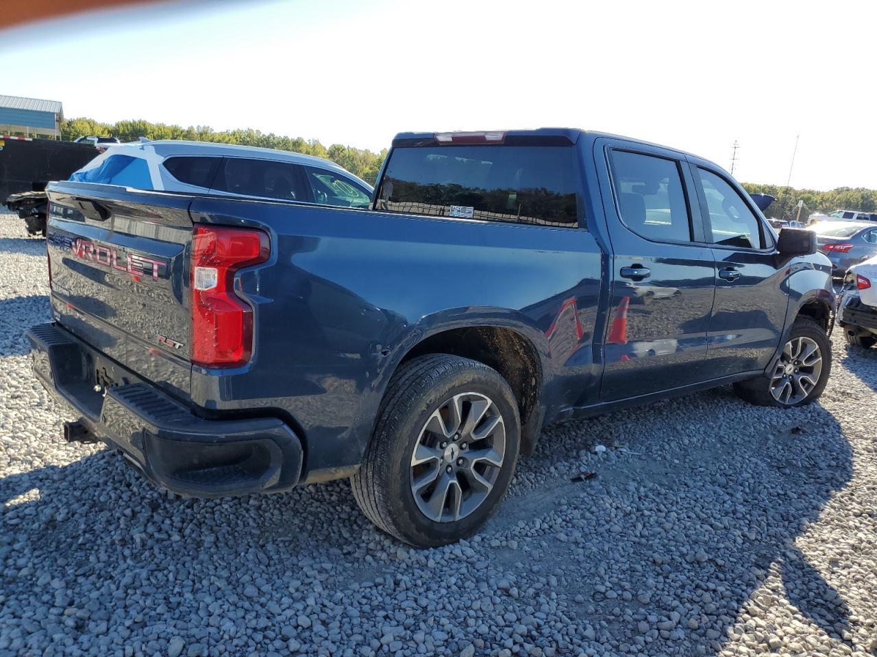 2019 Chevrolet Silverado K1500 Rst - Image 3